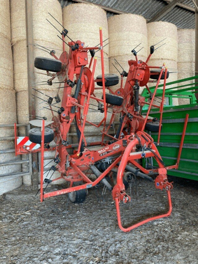 Kreiselheuer Türe ait Kuhn FANEUSE KUHN GF 8712, Gebrauchtmaschine içinde Charnay-lès-macon (resim 2)