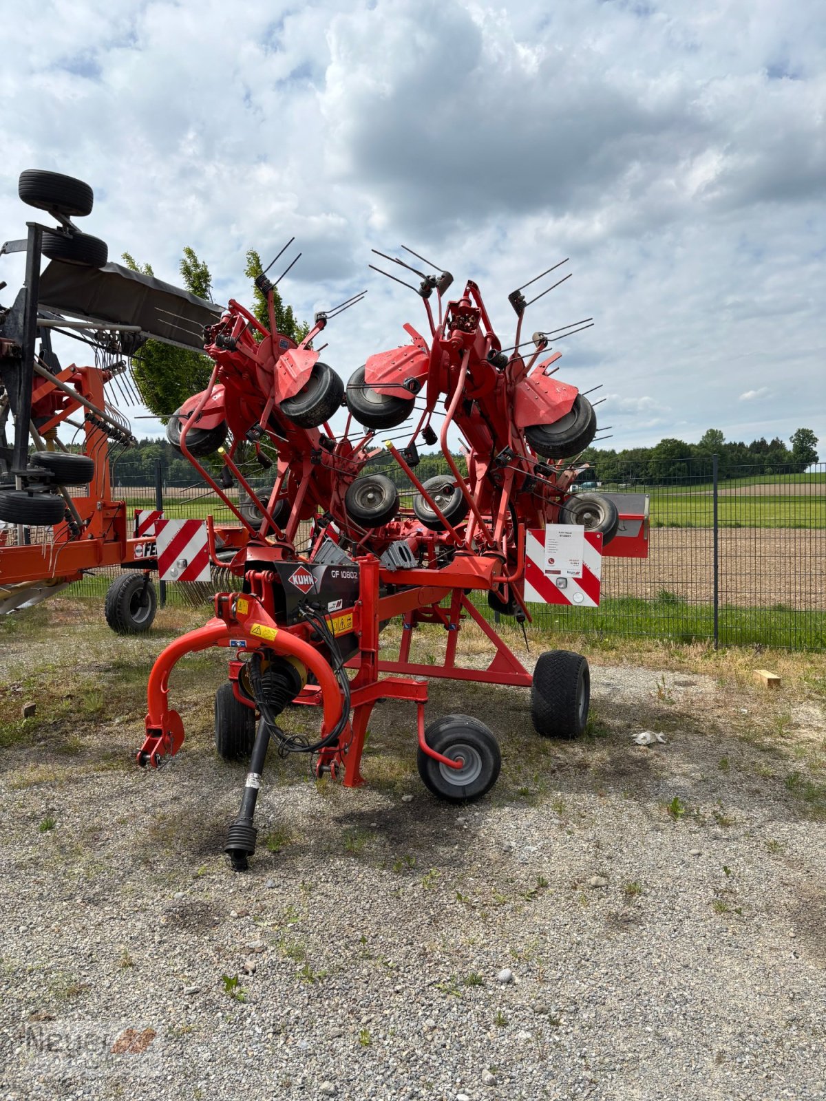 Kreiselheuer του τύπου Kuhn GF 10802T, Gebrauchtmaschine σε Bad Waldsee Mennisweiler (Φωτογραφία 2)