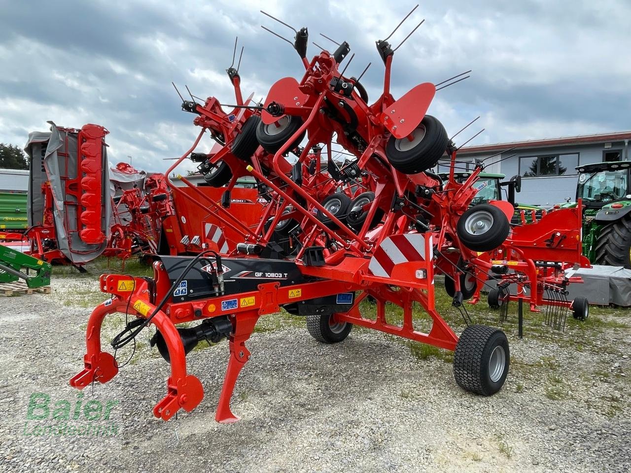 Kreiselheuer Türe ait Kuhn GF 10803 T, Neumaschine içinde OBERNDORF-HOCHMOESSINGEN (resim 2)