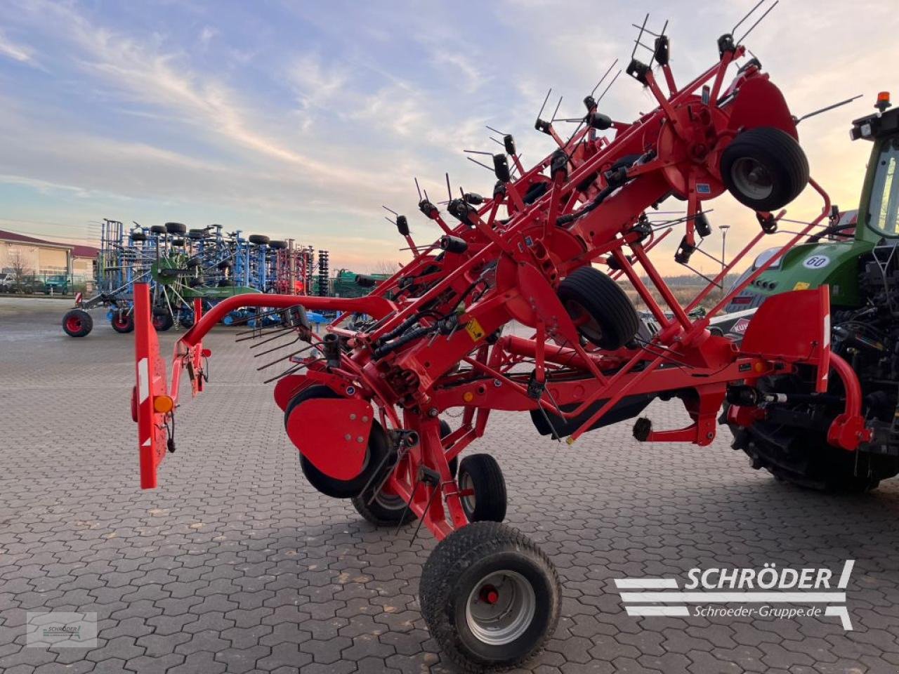 Kreiselheuer des Typs Kuhn GF 10812 T, Gebrauchtmaschine in Leizen (Bild 10)