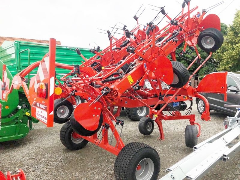 Kreiselheuer tip Kuhn GF 10812T Kreiselheuer gezogen, Neumaschine in St. Marienkirchen (Poză 2)