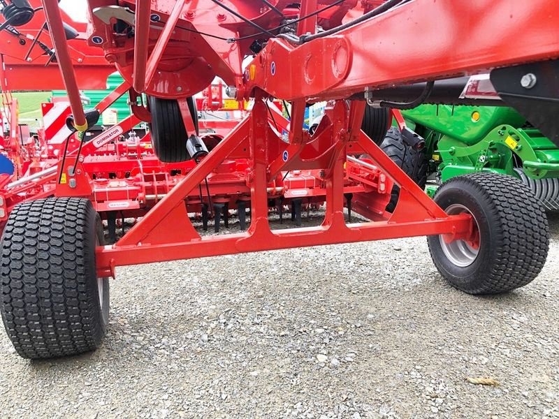 Kreiselheuer tip Kuhn GF 10812T Kreiselheuer gezogen, Neumaschine in St. Marienkirchen (Poză 5)