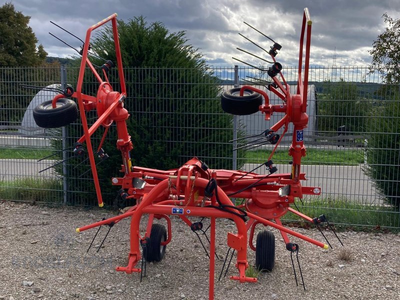Kreiselheuer of the type Kuhn GF 422, Neumaschine in Kandern-Tannenkirch (Picture 4)