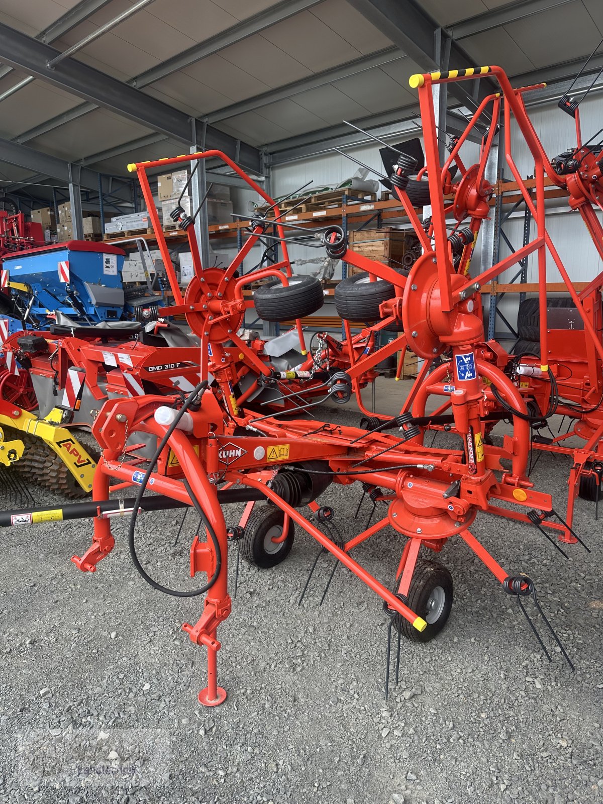 Kreiselheuer of the type Kuhn GF 422, Neumaschine in Rudendorf (Picture 1)