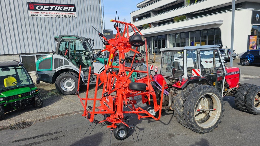 Kreiselheuer of the type Kuhn GF 582, Neumaschine in Altendorf (Picture 2)