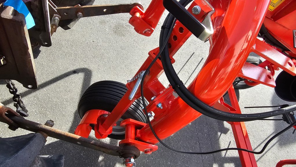 Kreiselheuer of the type Kuhn GF 582, Neumaschine in Altendorf (Picture 7)