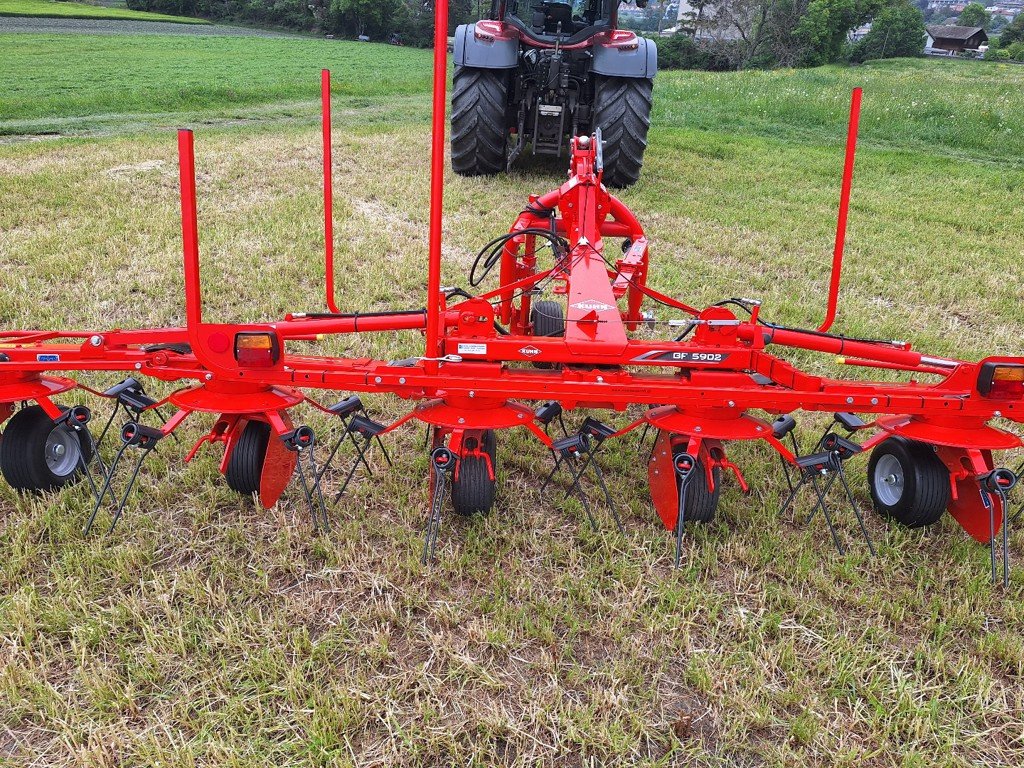 Kreiselheuer van het type Kuhn GF 5902 Kreiselheuer, Neumaschine in Chur (Foto 6)