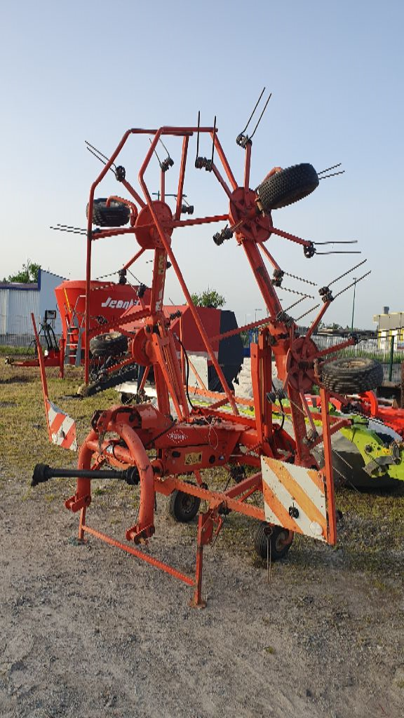 Kreiselheuer typu Kuhn GF 6301 MH, Gebrauchtmaschine v CIVENS (Obrázek 2)