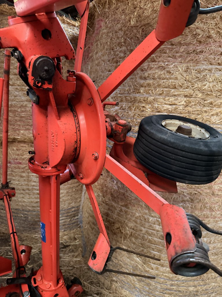 Kreiselheuer a típus Kuhn GF 6401 MH, Gebrauchtmaschine ekkor: LIMEY-REMENAUVILLE (Kép 7)