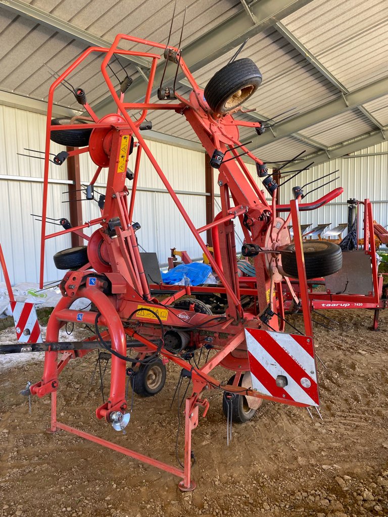 Kreiselheuer del tipo Kuhn GF 6502, Gebrauchtmaschine In UZERCHE (Immagine 2)