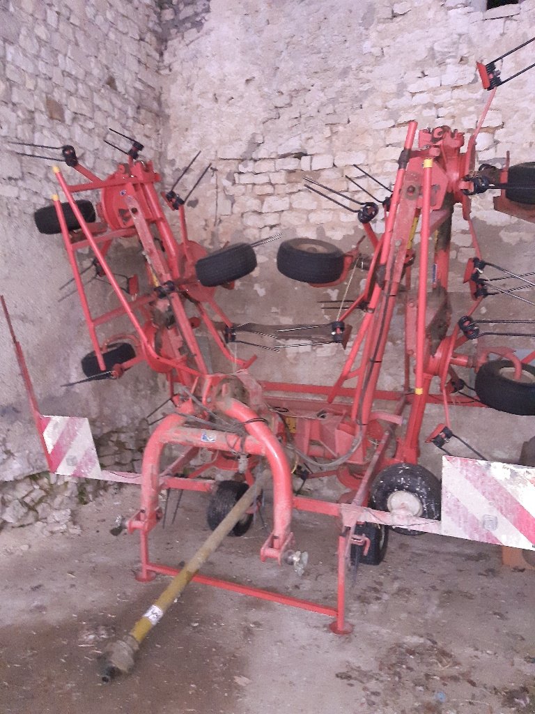 Kreiselheuer от тип Kuhn GF 7601 MH, Gebrauchtmaschine в Ligny-en-Barrois (Снимка 1)