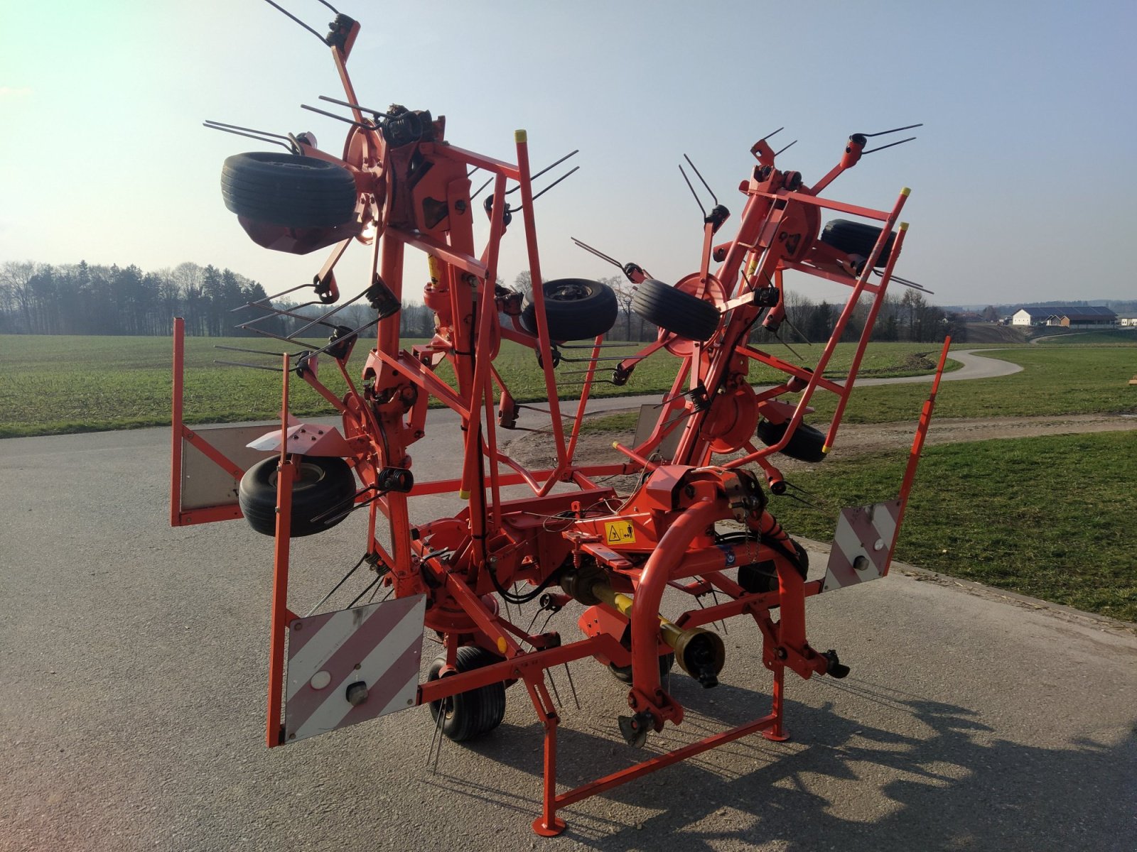 Kreiselheuer typu Kuhn GF 7601 MH, Gebrauchtmaschine w Tyrlaching (Zdjęcie 2)