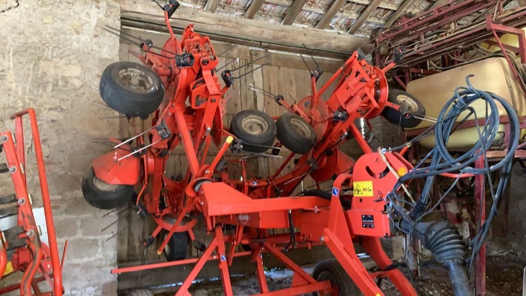 Kreiselheuer des Typs Kuhn GF 7702 T, Gebrauchtmaschine in SAINT NICOLAS DE PORT (Bild 4)