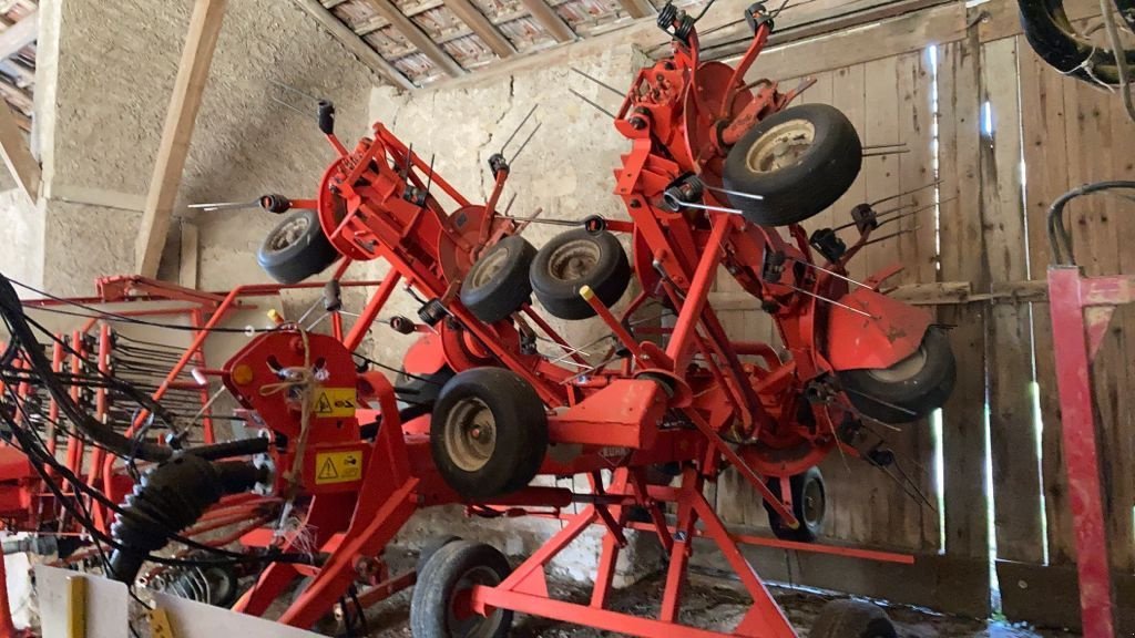 Kreiselheuer des Typs Kuhn GF 7702 T, Gebrauchtmaschine in SAINT NICOLAS DE PORT (Bild 1)