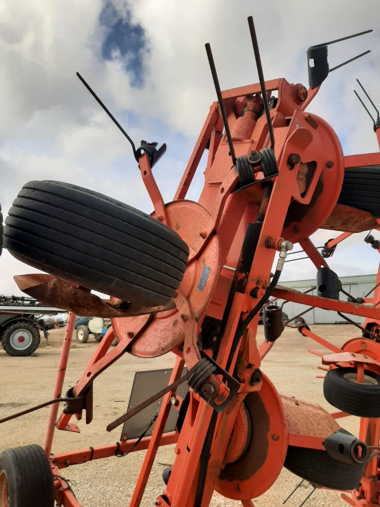 Kreiselheuer typu Kuhn GF 7702, Gebrauchtmaschine v SAINT LOUP (Obrázek 2)