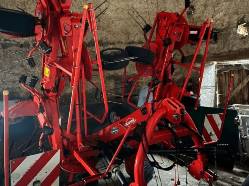 Kreiselheuer du type Kuhn GF 7902, Gebrauchtmaschine en ENNEZAT (Photo 1)