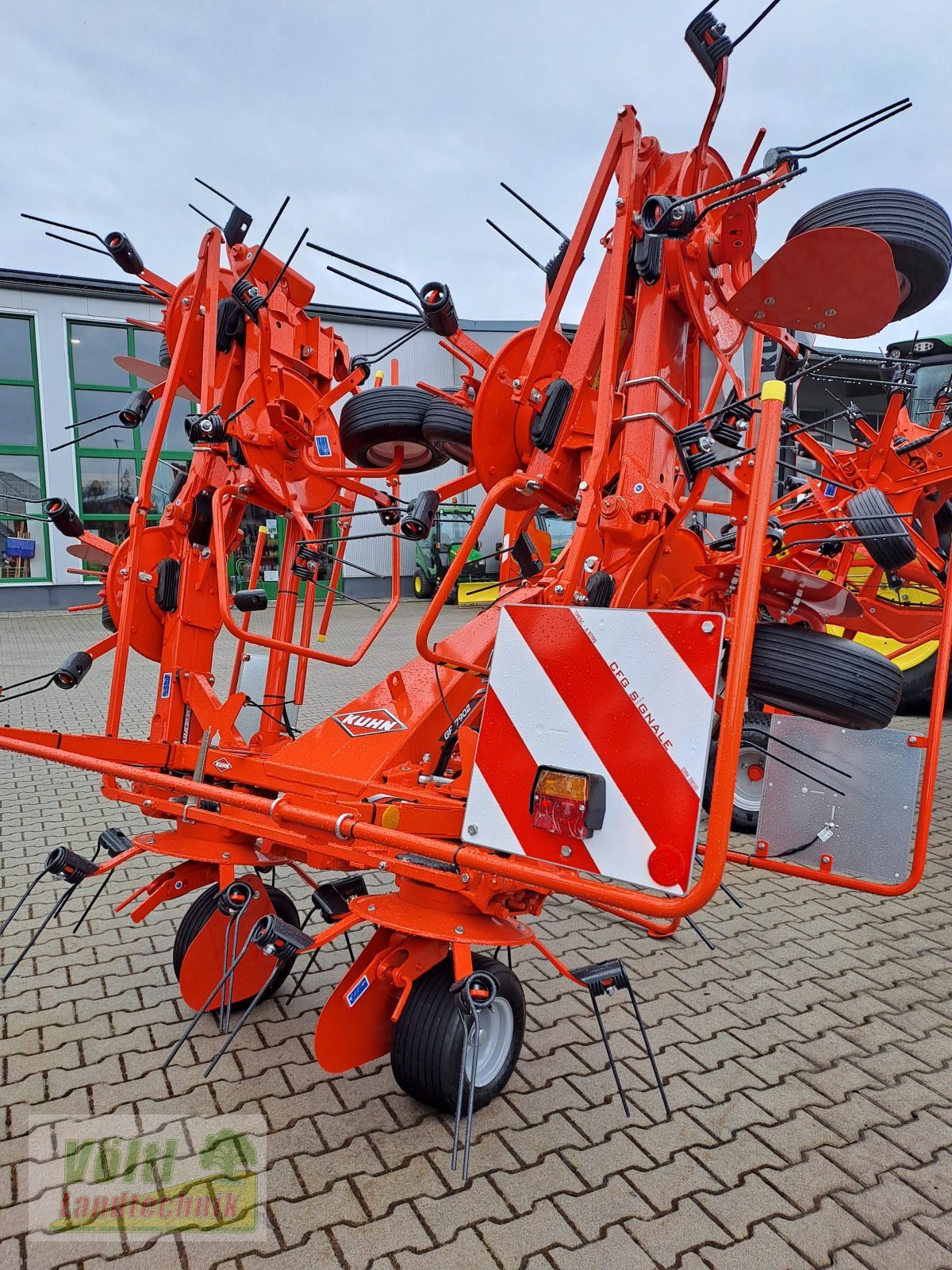 Kreiselheuer des Typs Kuhn GF 7902, Neumaschine in Hutthurm bei Passau (Bild 3)