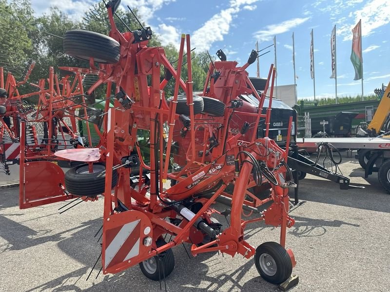 Kreiselheuer Türe ait Kuhn GF 7903 Kreiselheuer, Neumaschine içinde St. Marienkirchen (resim 2)