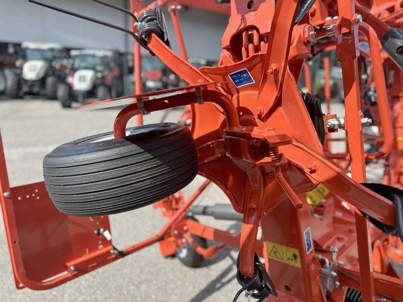 Kreiselheuer Türe ait Kuhn GF 7903 Kreiselheuer, Neumaschine içinde St. Marienkirchen (resim 8)