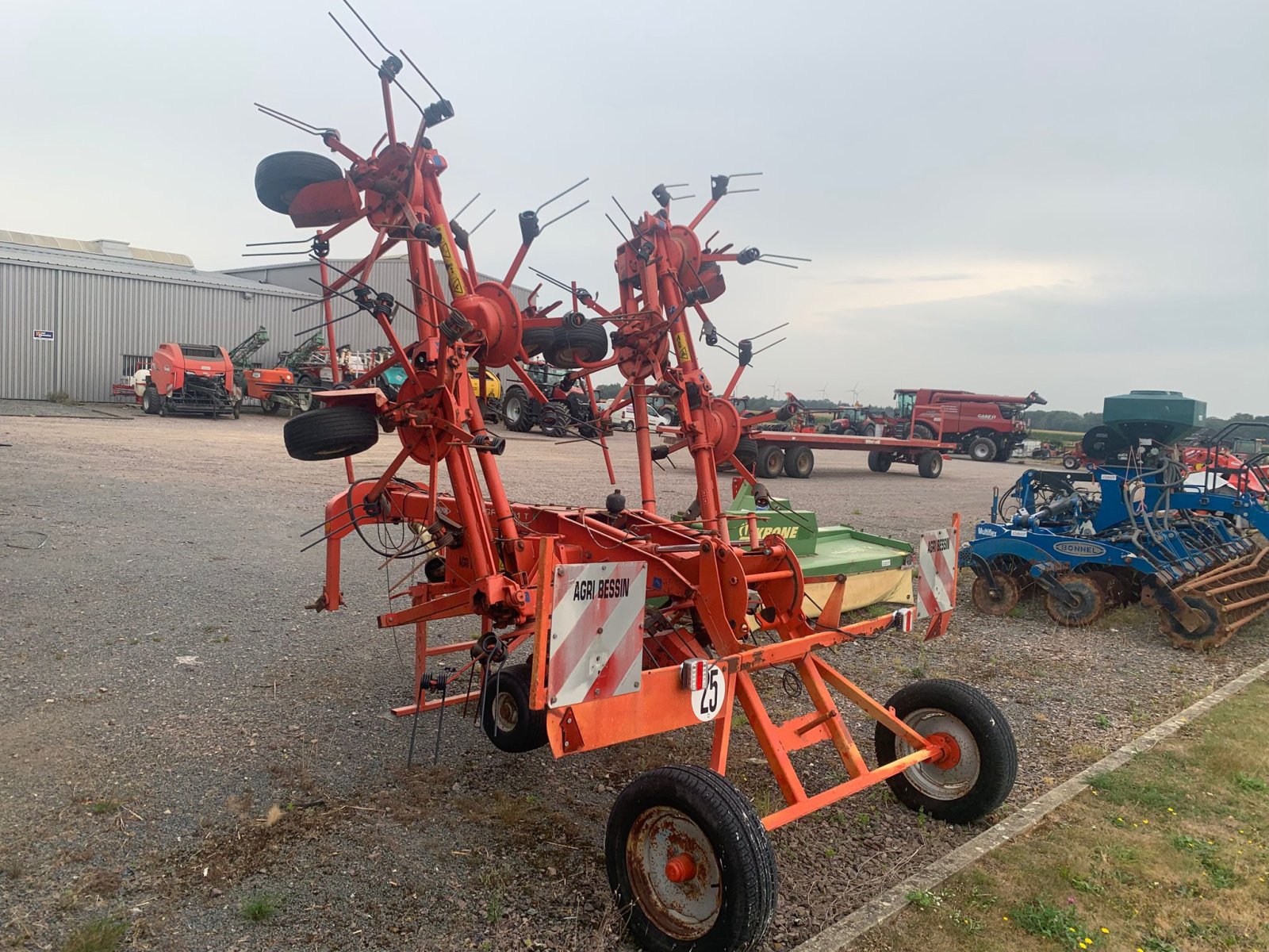 Kreiselheuer typu Kuhn GF 8501 MH, Gebrauchtmaschine v CINTHEAUX (Obrázek 7)