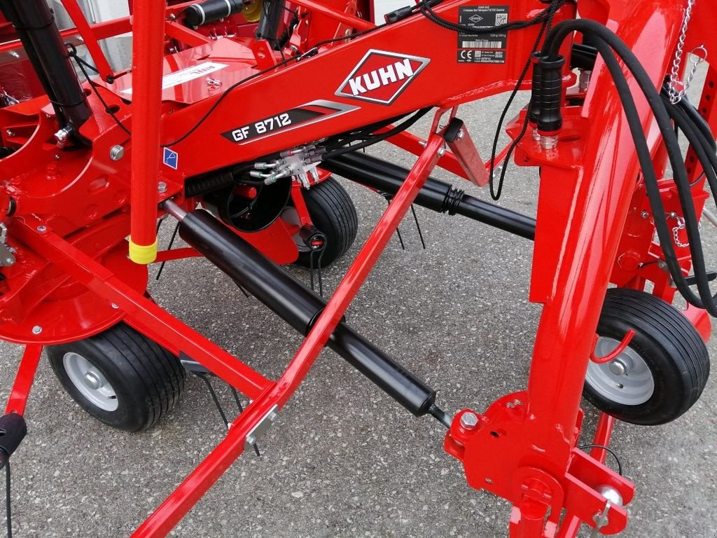 Kreiselheuer of the type Kuhn GF 8703, Neumaschine in Grünbach (Picture 8)