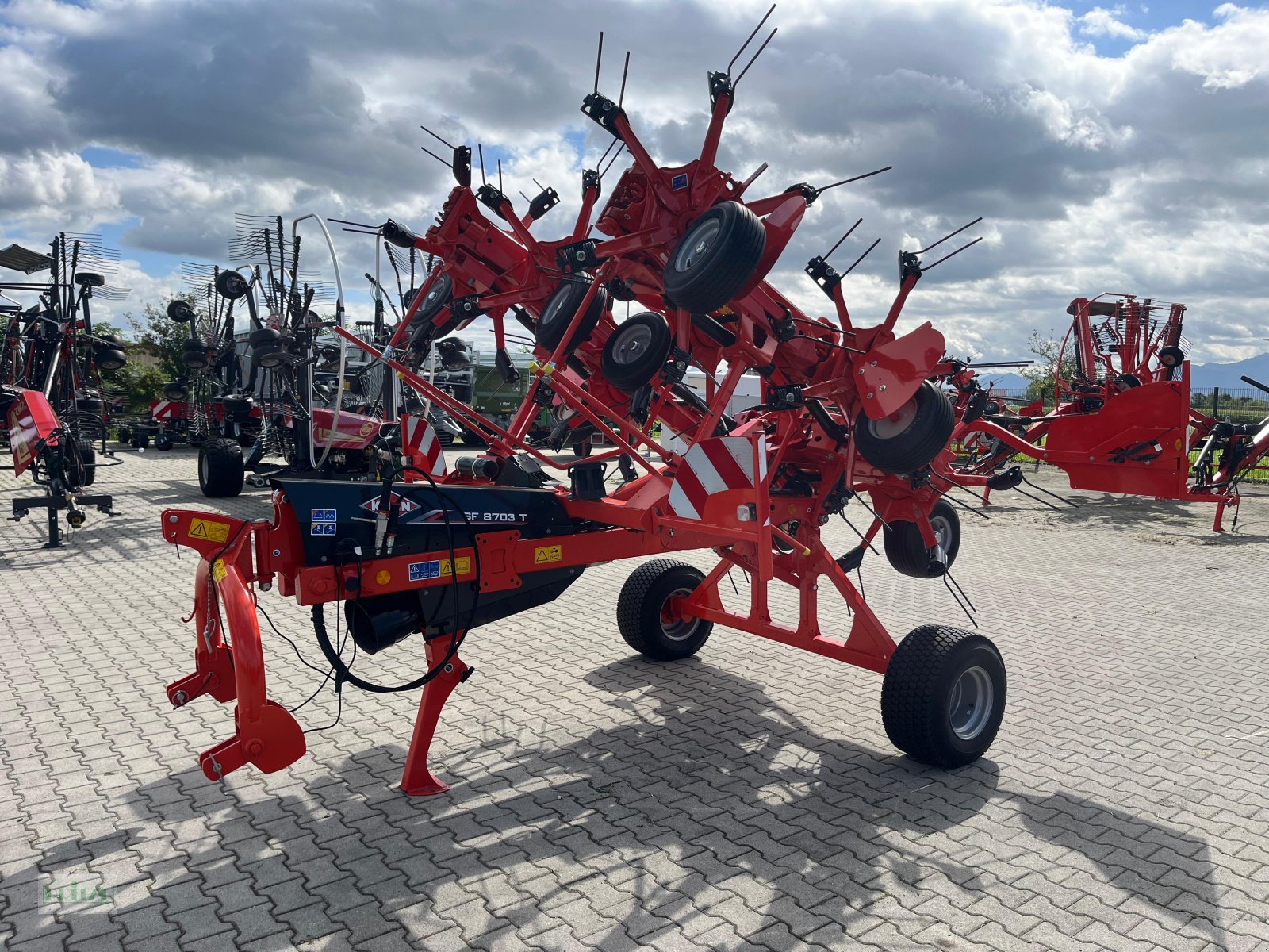 Kreiselheuer of the type Kuhn GF 8703T, Neumaschine in Bruckmühl (Picture 4)