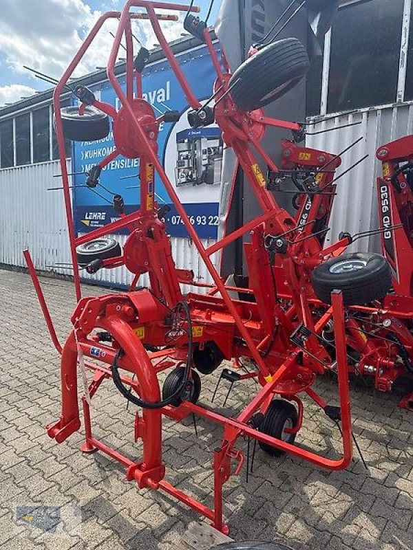 Kreiselheuer Türe ait Kuhn GF582, Neumaschine içinde Haiterbach (resim 1)