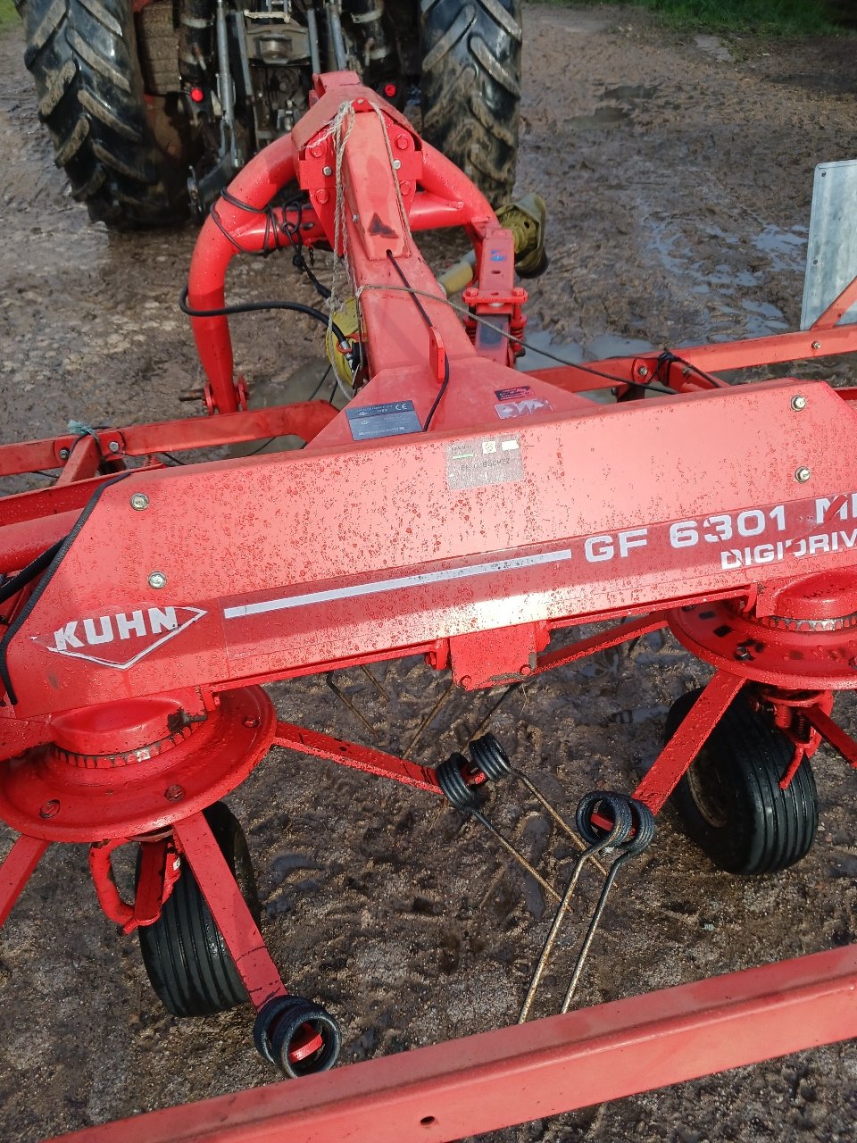 Kreiselheuer van het type Kuhn Gf6301, Gebrauchtmaschine in SAINT HILAIRE EN MORVAN (Foto 2)