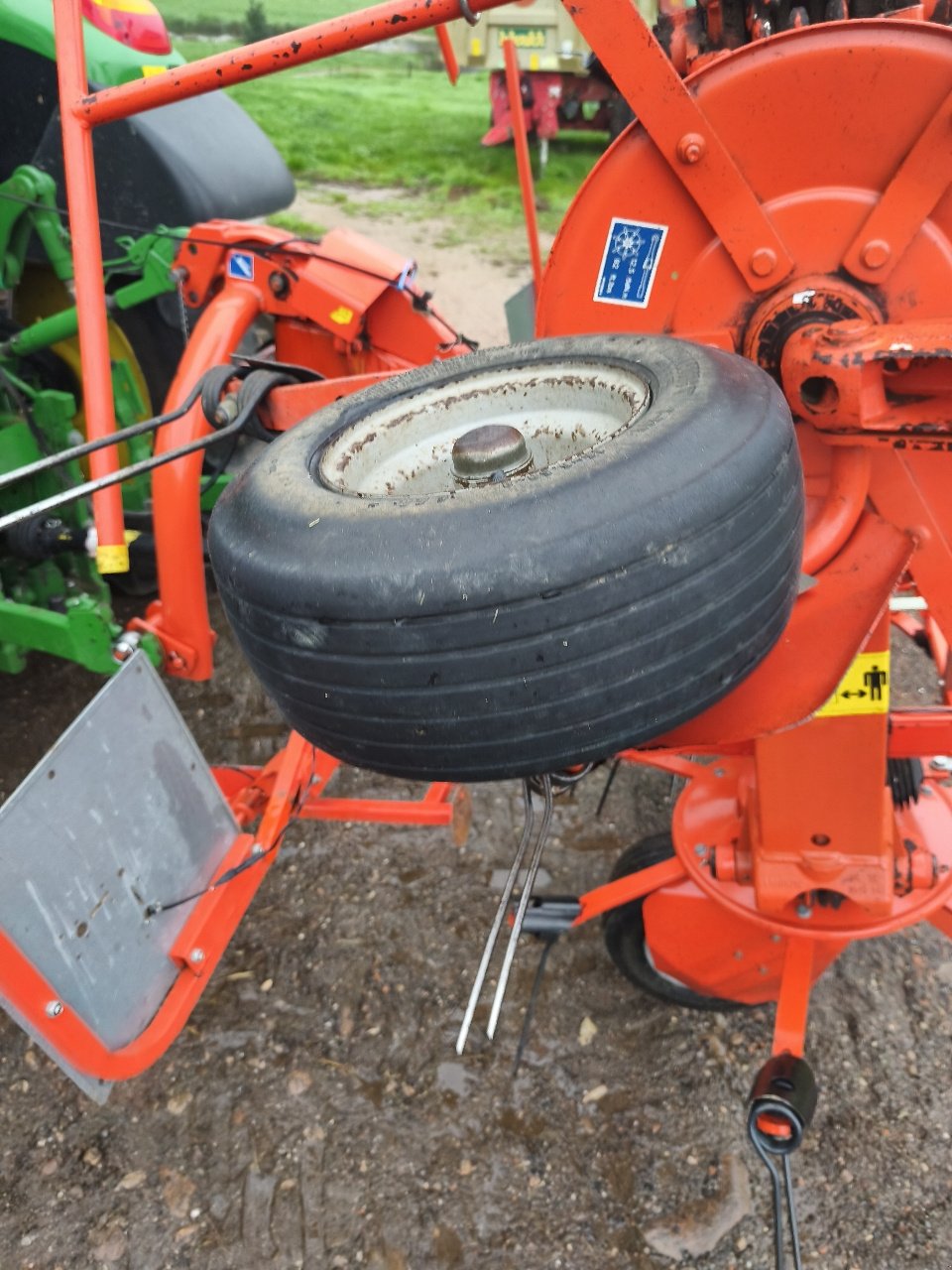 Kreiselheuer Türe ait Kuhn Gf6502, Gebrauchtmaschine içinde Saint-Nabord (resim 6)