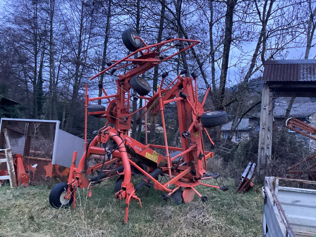 Kreiselheuer du type Kuhn Gf7802, Gebrauchtmaschine en VERNOUX EN VIVARAIS (Photo 1)