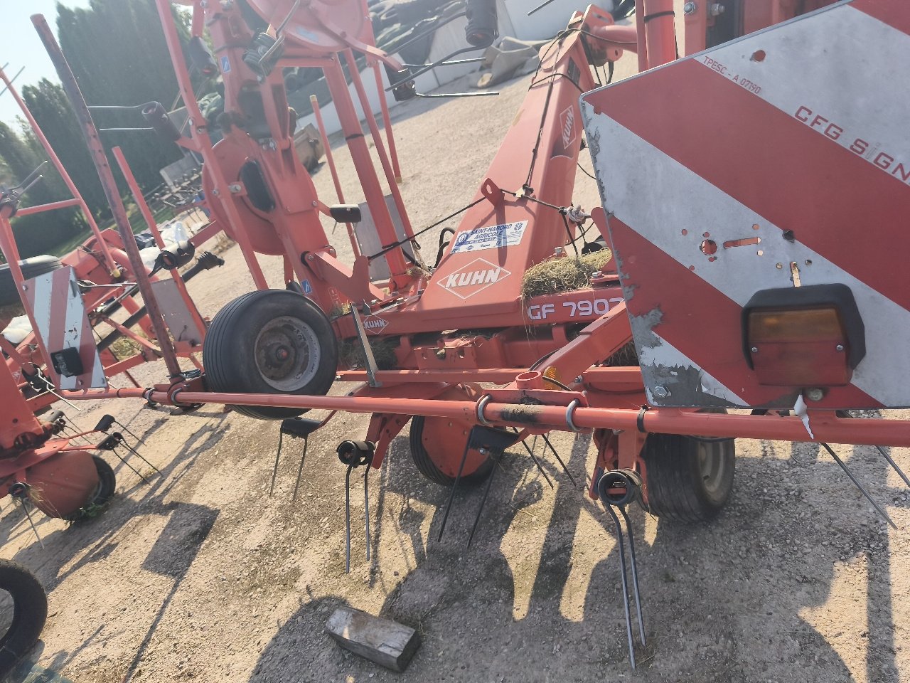 Kreiselheuer Türe ait Kuhn Gf7902, Gebrauchtmaschine içinde Saint-Nabord (resim 10)