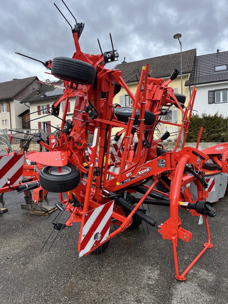 Kreiselheuer типа Kuhn GF7903, Neumaschine в Courtedoux (Фотография 2)