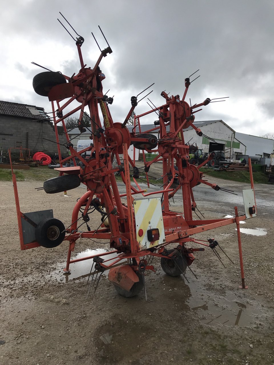 Kreiselheuer of the type Kuhn GF8501MH, Gebrauchtmaschine in MORLHON LE HAUT (Picture 4)