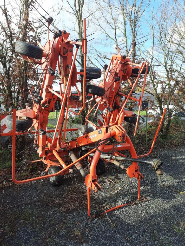Kreiselheuer Türe ait Kuhn GF8702, Gebrauchtmaschine içinde NUAILLE (resim 1)