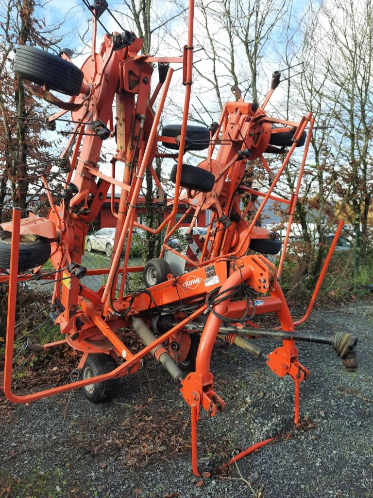 Kreiselheuer Türe ait Kuhn GF8702, Gebrauchtmaschine içinde NUAILLE (resim 3)