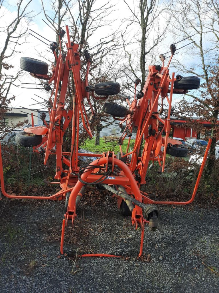 Kreiselheuer Türe ait Kuhn GF8702, Gebrauchtmaschine içinde NUAILLE (resim 2)