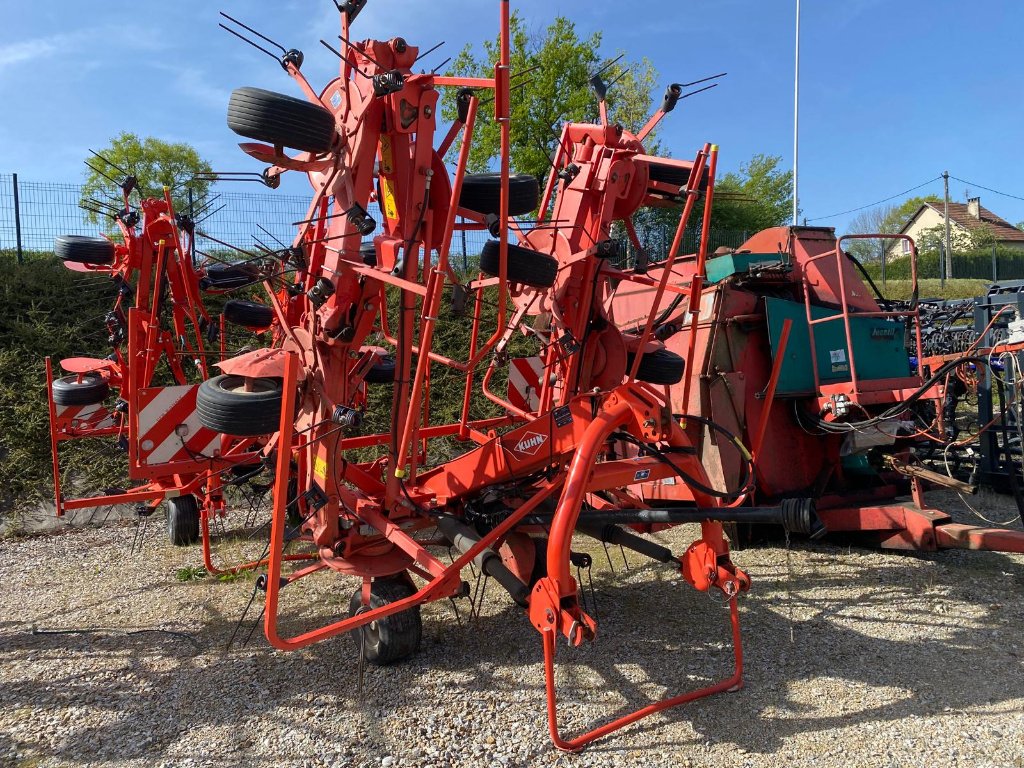 Kreiselheuer of the type Kuhn GF8702, Gebrauchtmaschine in SAINT FLOUR (Picture 1)