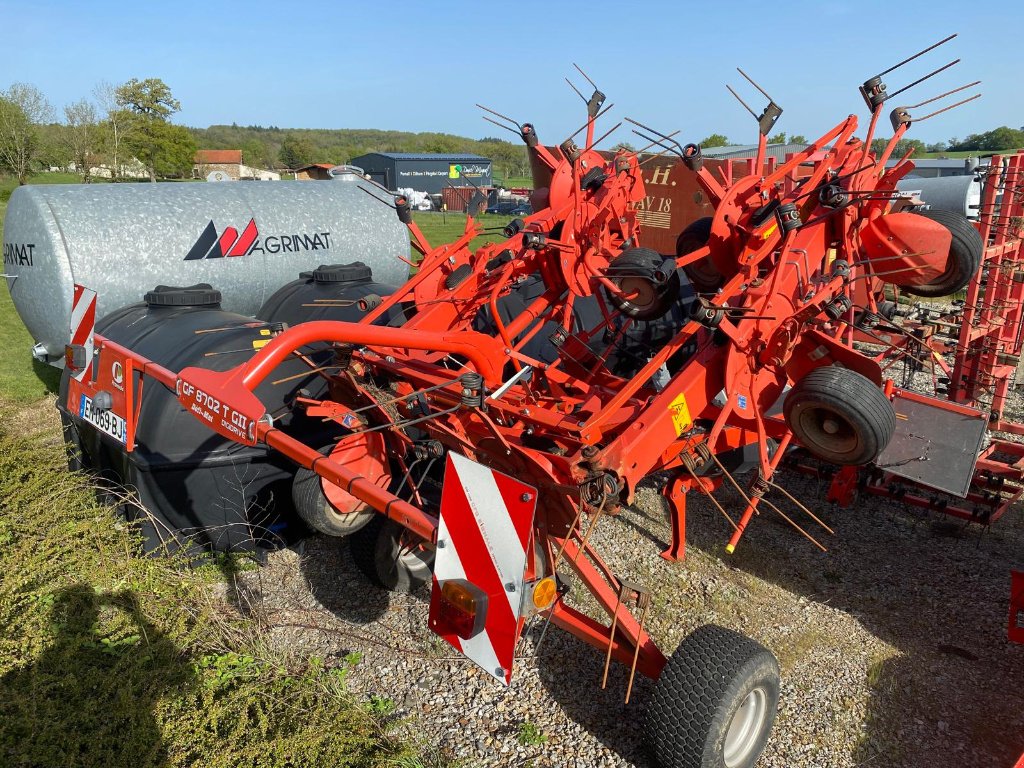 Kreiselheuer του τύπου Kuhn GF8702T GII, Gebrauchtmaschine σε SAINT FLOUR (Φωτογραφία 5)