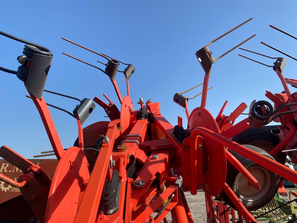 Kreiselheuer του τύπου Kuhn GF8702T GII, Gebrauchtmaschine σε SAINT FLOUR (Φωτογραφία 9)