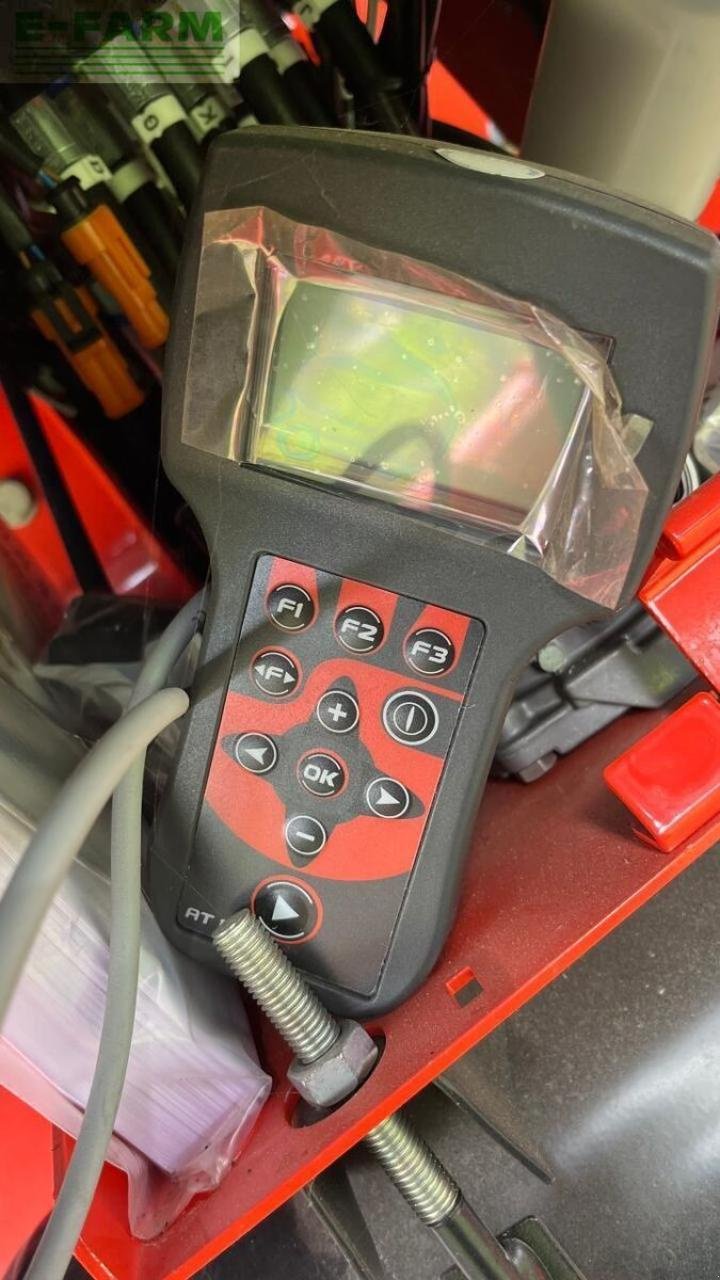 Kreiselheuer des Typs Kuhn merge maxx 950 bandschwader, Gebrauchtmaschine in ANRODE / OT LENGEFELD (Bild 2)