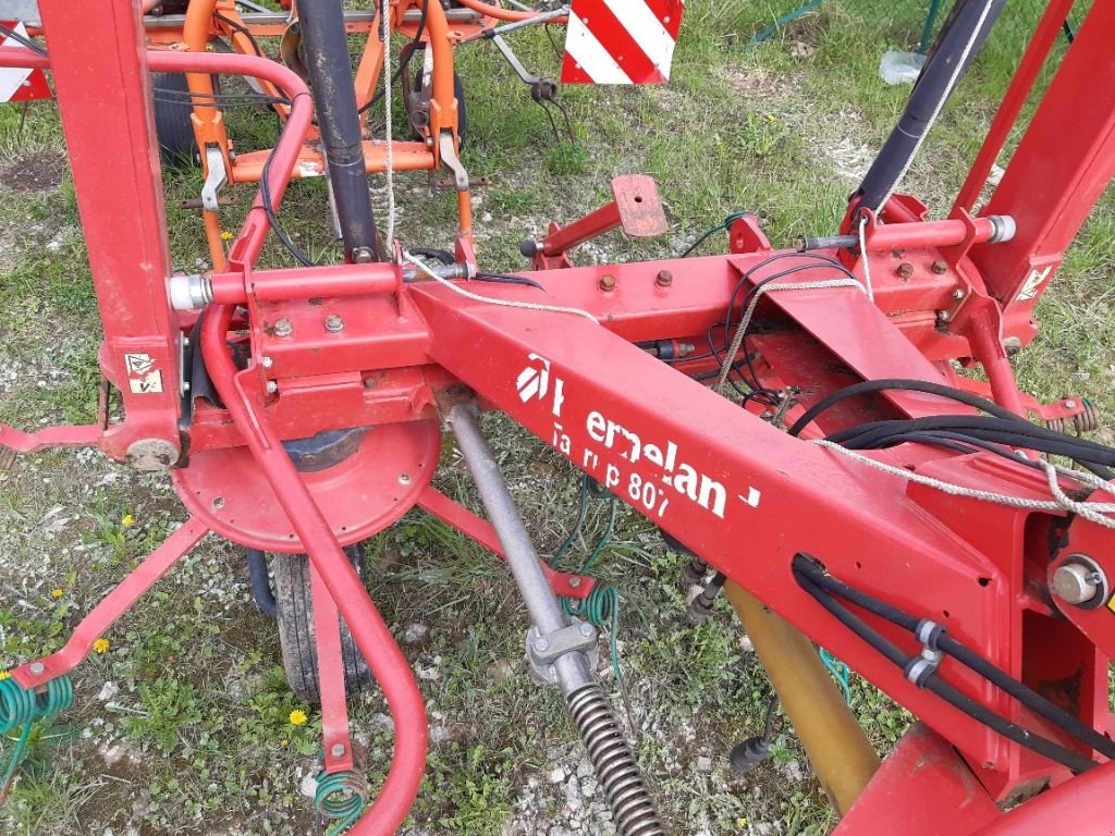 Kreiselheuer des Typs Kverneland 8076, Gebrauchtmaschine in POUSSAY (Bild 3)