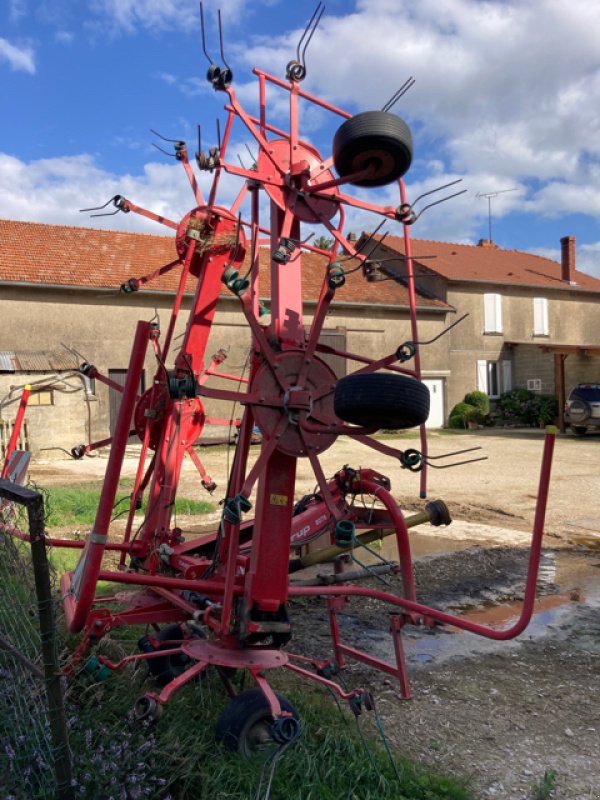 Kreiselheuer des Typs Kverneland 8076, Gebrauchtmaschine in VERT TOULON (Bild 3)