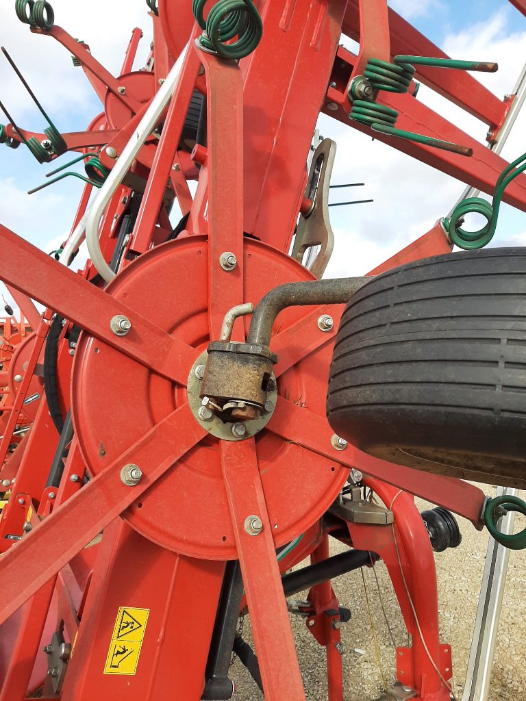 Kreiselheuer des Typs Kverneland 8590, Gebrauchtmaschine in VARENNES VAUZELLES (Bild 3)