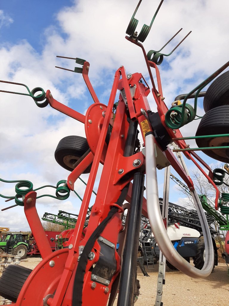 Kreiselheuer des Typs Kverneland 8590, Gebrauchtmaschine in VARENNES VAUZELLES (Bild 4)
