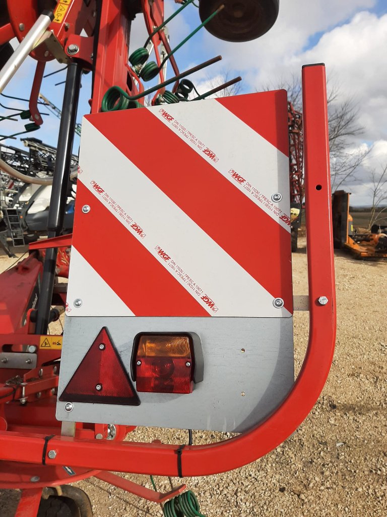 Kreiselheuer des Typs Kverneland 8590, Gebrauchtmaschine in VARENNES VAUZELLES (Bild 8)