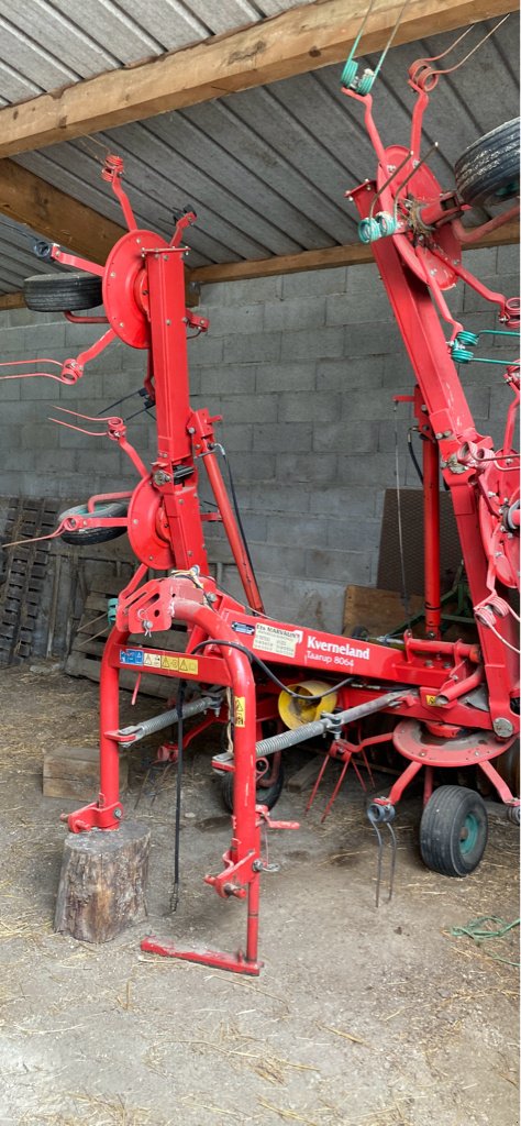 Kreiselheuer des Typs Kverneland Taarup 8064, Gebrauchtmaschine in Nasbinals (Bild 1)