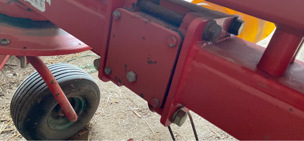 Kreiselheuer des Typs Kverneland Taarup 8064, Gebrauchtmaschine in Nasbinals (Bild 5)