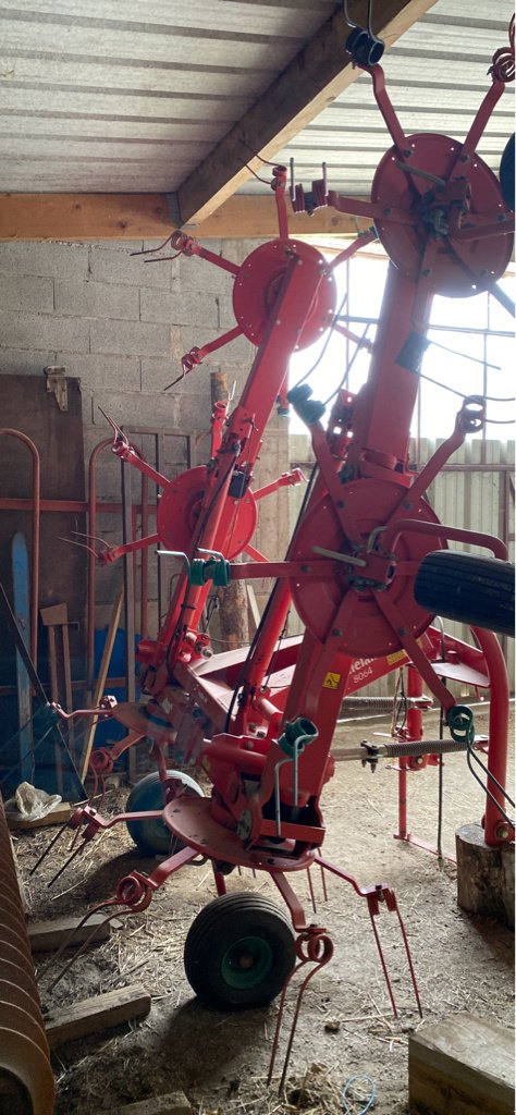 Kreiselheuer des Typs Kverneland Taarup 8064, Gebrauchtmaschine in Nasbinals (Bild 4)