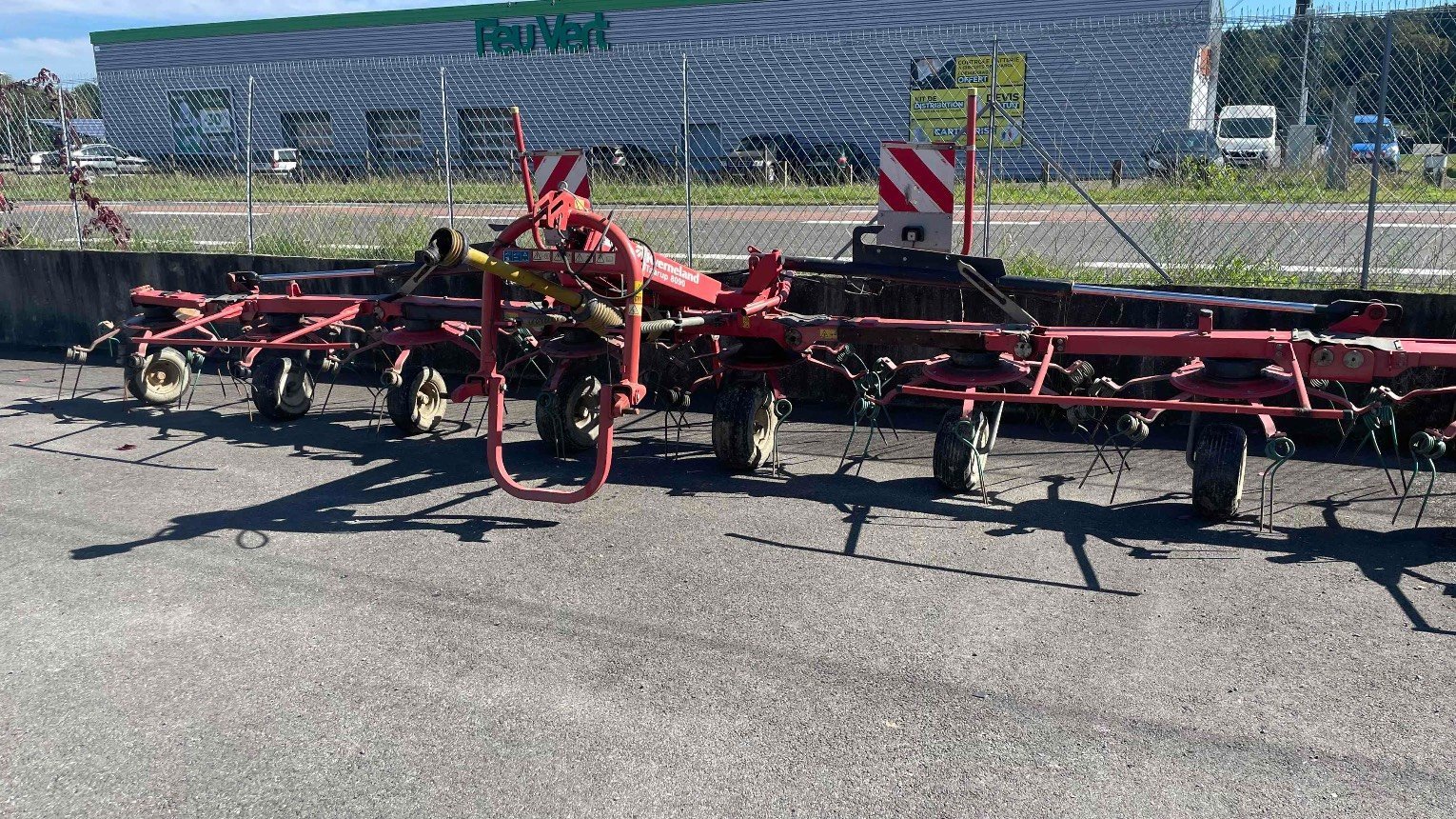 Kreiselheuer vrste Kverneland Taarup 8090, Gebrauchtmaschine v ST ELIX THEUX (Slika 3)