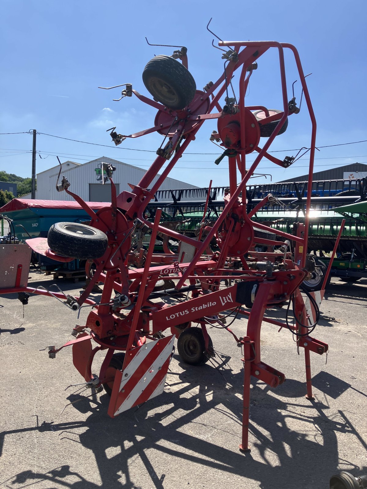 Kreiselheuer typu Lely LOTUS 675, Gebrauchtmaschine v BLENDECQUES (Obrázek 2)